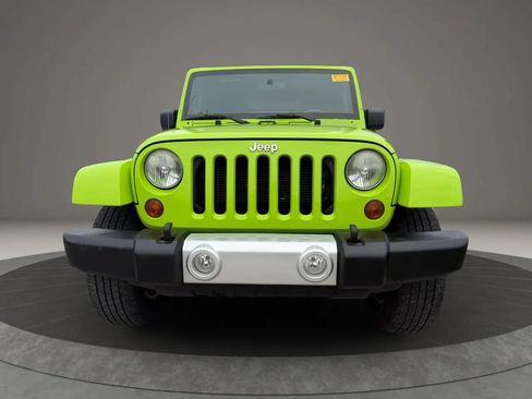 Used 2012 Jeep Wrangler Sahara w/ Connectivity Group AWD/4WD image 8