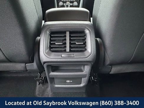 Used 2024 Volkswagen Taos SE image 12