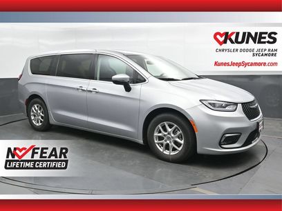 Used 2023 Chrysler Pacifica Touring-L