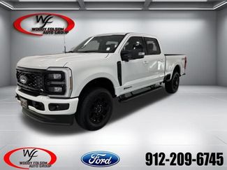 New 2026 Ford F250 Lariat w/ Black Appearance Package AWD/4WD video 1