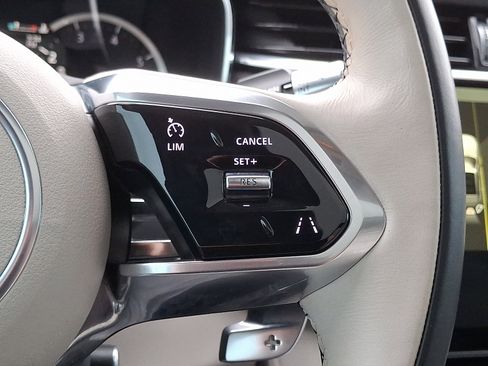 Used 2022 Jaguar F-PACE S image 24