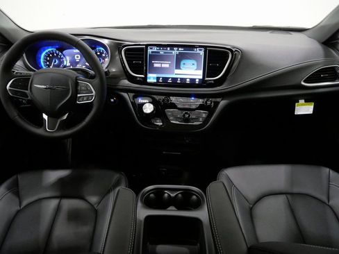 New 2026 Chrysler Pacifica Select AWD/4WD image 10
