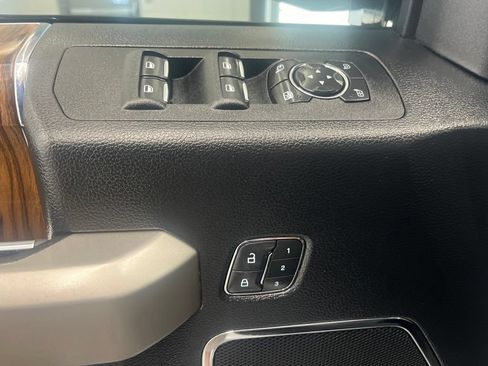Used 2019 Ford F150 Lariat AWD/4WD image 13