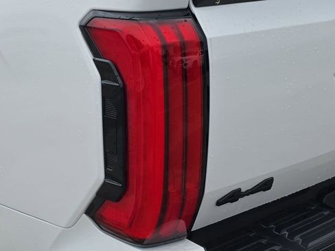 Used 2026 Toyota Tundra SR5 AWD/4WD image 34