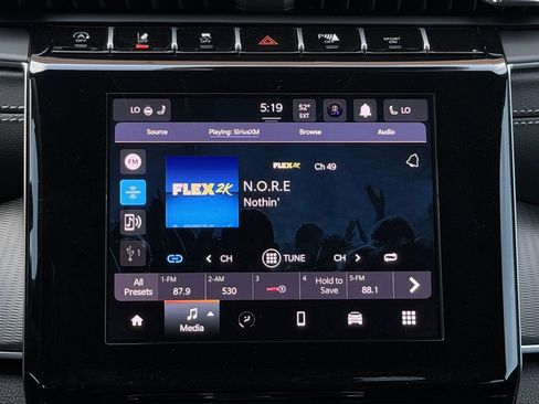 New 2025 Jeep Grand Cherokee Altitude image 15