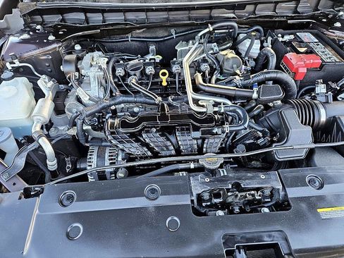 Used 2024 Nissan Altima 2.5 SV image 16