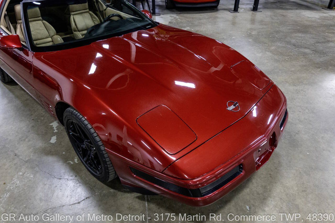 Used 1992 Chevrolet Corvette Coupe RWD image 14