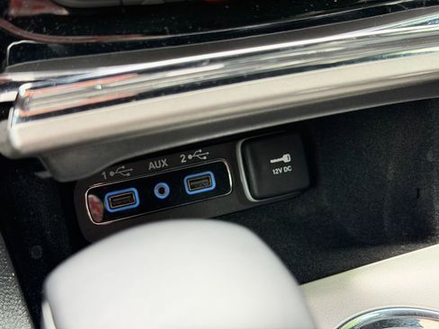 Used 2019 Jeep Grand Cherokee Altitude AWD/4WD image 23