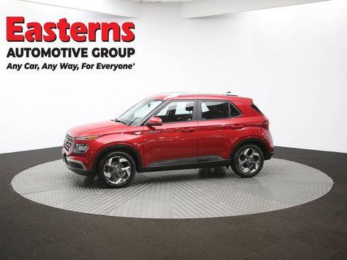 Used 2022 Hyundai Venue SEL image 57