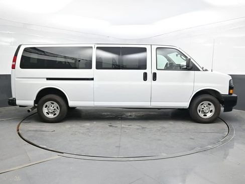 Used 2024 Chevrolet Express 3500 LS RWD image 8