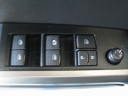 Used 2022 Toyota Tacoma SR5 image 13