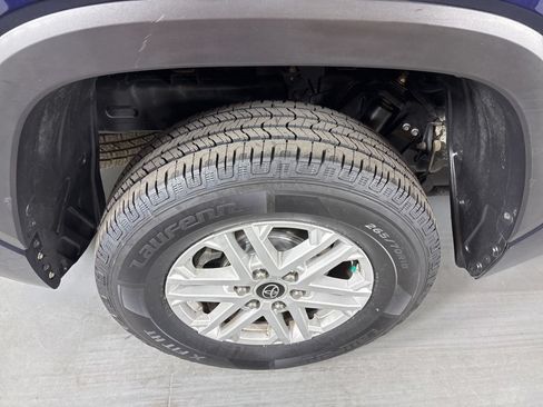 Used 2022 Toyota Tundra SR5 w/ Convenience Package RWD image 10