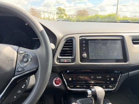 Used 2021 Honda HR-V EX image 29