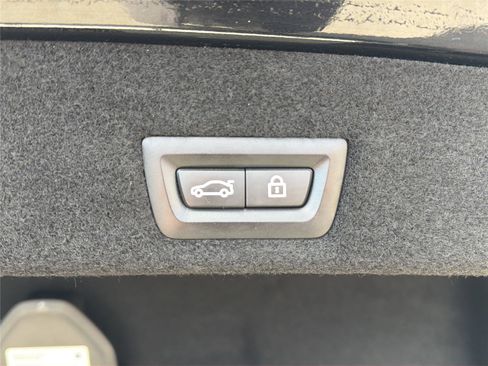 Used 2020 BMW M760i xDrive w/ Luxury Rear Seating Package image 29