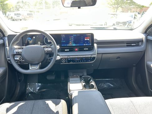 New 2025 Hyundai Ioniq 5 SE image 18