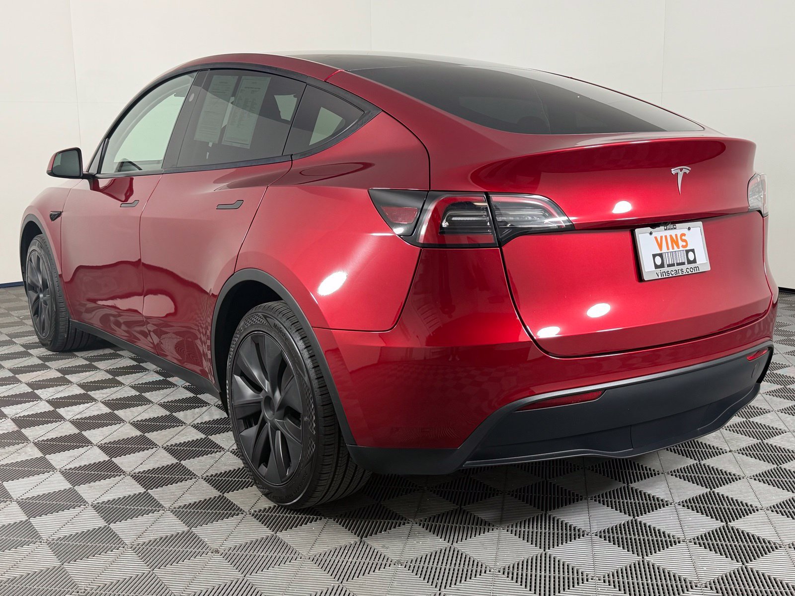 Used 2024 Tesla Model Y Long Range RWD image 7
