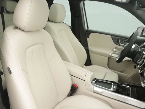 New 2026 Mercedes-Benz GLB 250 image 7