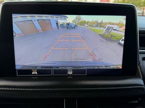 Used 2021 Chevrolet Suburban LT RWD image 16