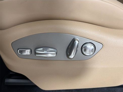 Certified 2026 Porsche Macan AWD/4WD image 32