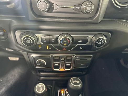 Used 2021 Jeep Wrangler Unlimited Sport image 23