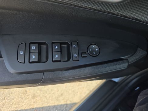 Used 2025 Kia Sportage LX image 29