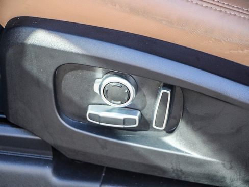 Used 2025 Land Rover Defender 130 X-Dynamic SE image 20