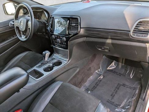 Used 2019 Jeep Grand Cherokee Altitude image 21