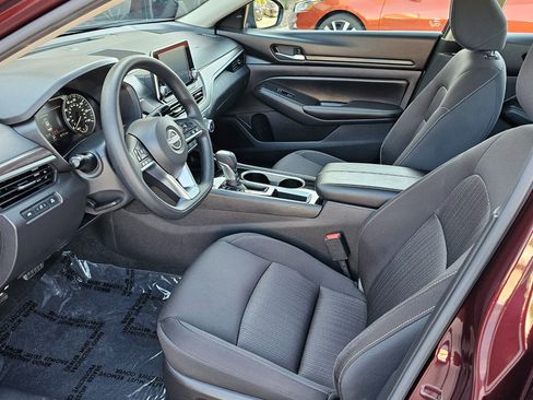 Used 2024 Nissan Altima 2.5 SV image 13