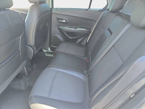 Used 2021 Chevrolet Trax LT AWD/4WD image 16
