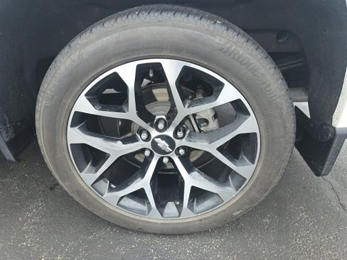 Used 2024 Chevrolet Silverado 1500 High Country image 9