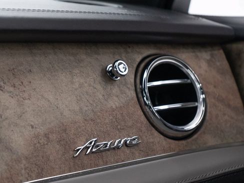 Certified 2023 Bentley Bentayga AWD/4WD image 40