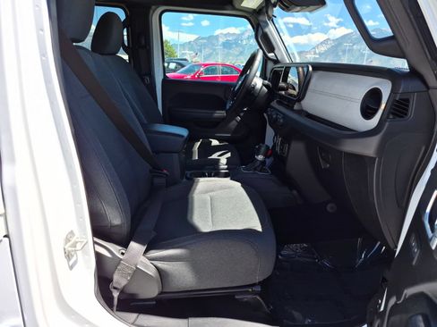 Used 2024 Jeep Wrangler Unlimited Sport AWD/4WD image 29