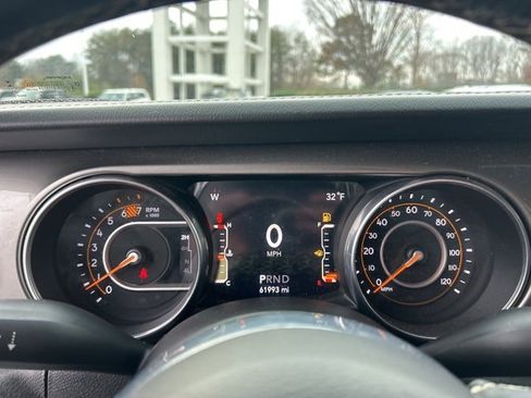 Used 2018 Jeep Wrangler Unlimited Sahara image 19