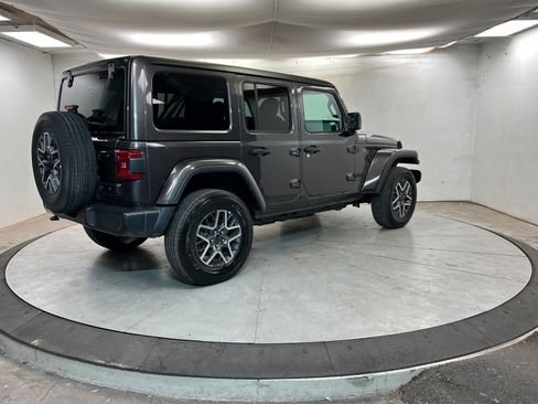 Certified 2025 Jeep Wrangler Sahara image 5