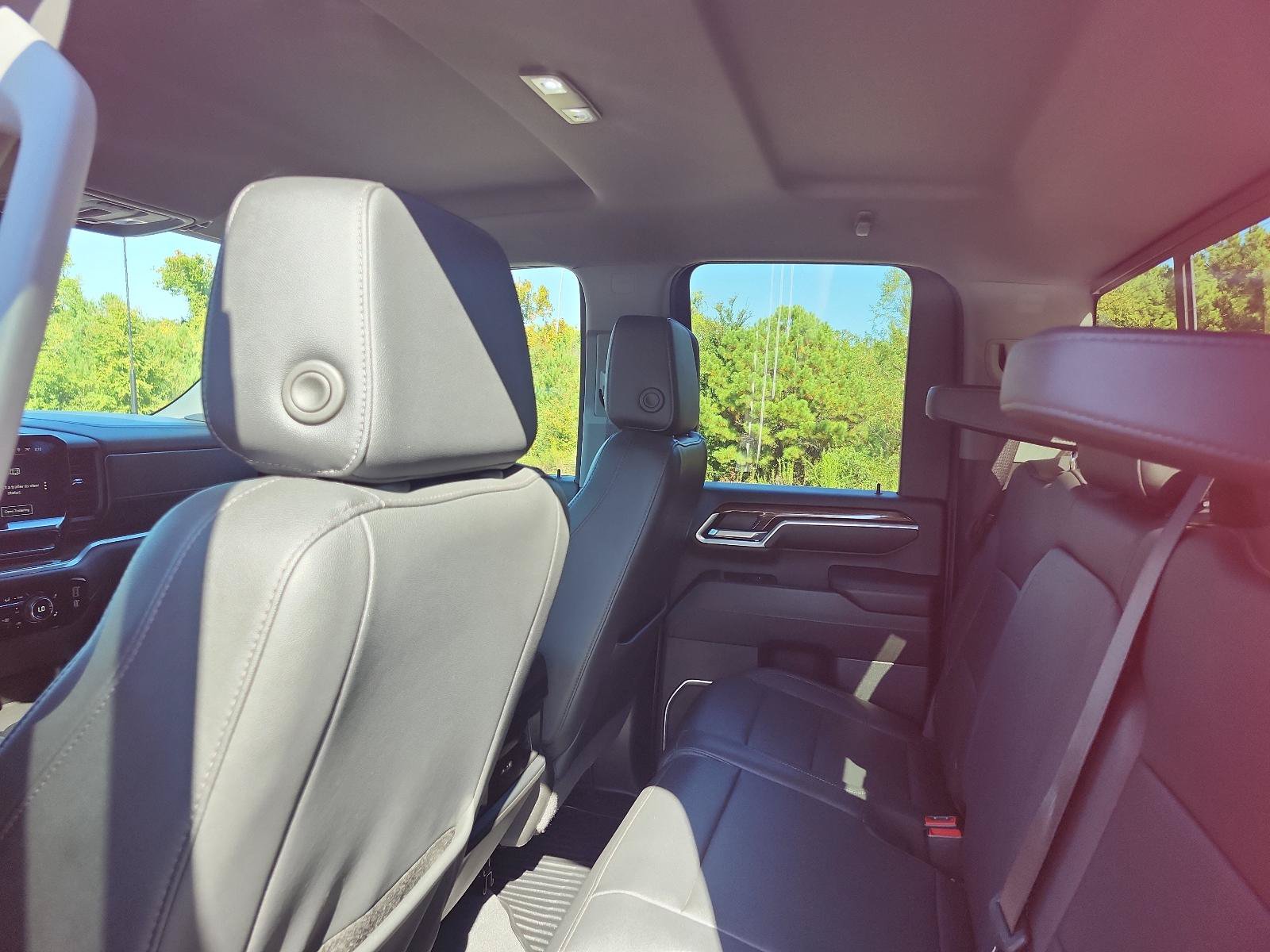 Used 2024 Chevrolet Silverado 2500 LT w/ Convenience Package RWD image 12
