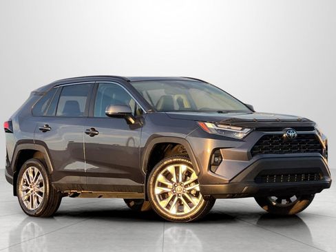 Used 2023 Toyota RAV4 XLE Premium image 2