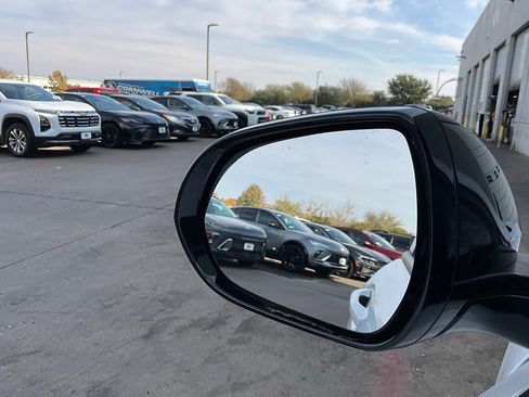 Used 2025 Buick Envista Sport Touring image 17