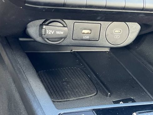 Certified 2025 Hyundai Elantra SEL FWD image 36