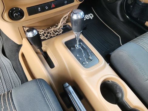 Used 2012 Jeep Wrangler Sahara AWD/4WD image 21