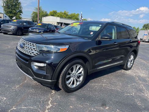Used 2021 Ford Explorer Limited w/ Equipment Group 301A AWD/4WD image 3