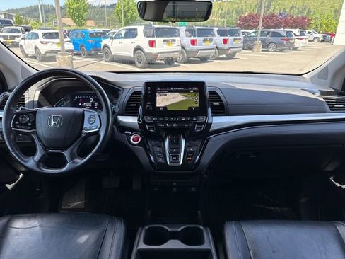 Used 2021 Honda Odyssey Touring image 11