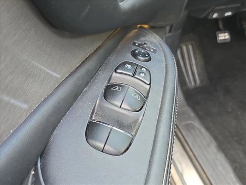 Used 2024 Nissan Murano SL image 8