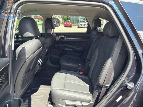 Used 2023 Kia Sorento EX AWD/4WD image 11