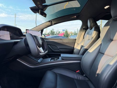 Used 2022 Tesla Model X image 11