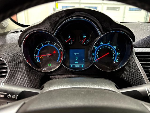 Used 2011 Chevrolet Cruze LTZ FWD image 17