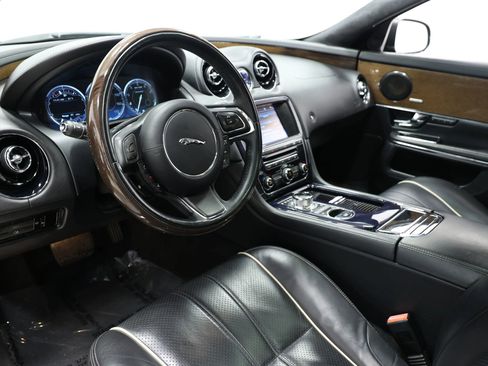 Used 2011 Jaguar XJ Supercharged image 2