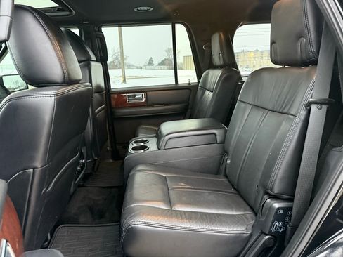 Used 2016 Lincoln Navigator Select image 21