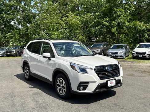 Certified 2023 Subaru Forester Premium AWD/4WD image 7
