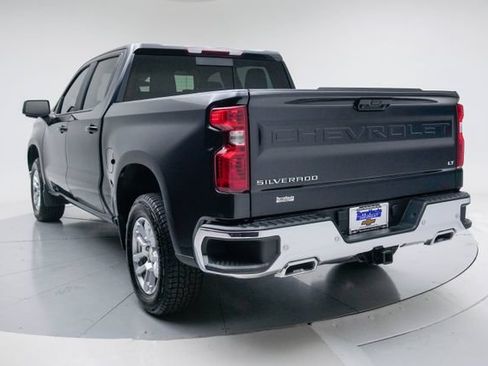 Used 2024 Chevrolet Silverado 1500 LT w/ Z71 Off-Road Package AWD/4WD image 4