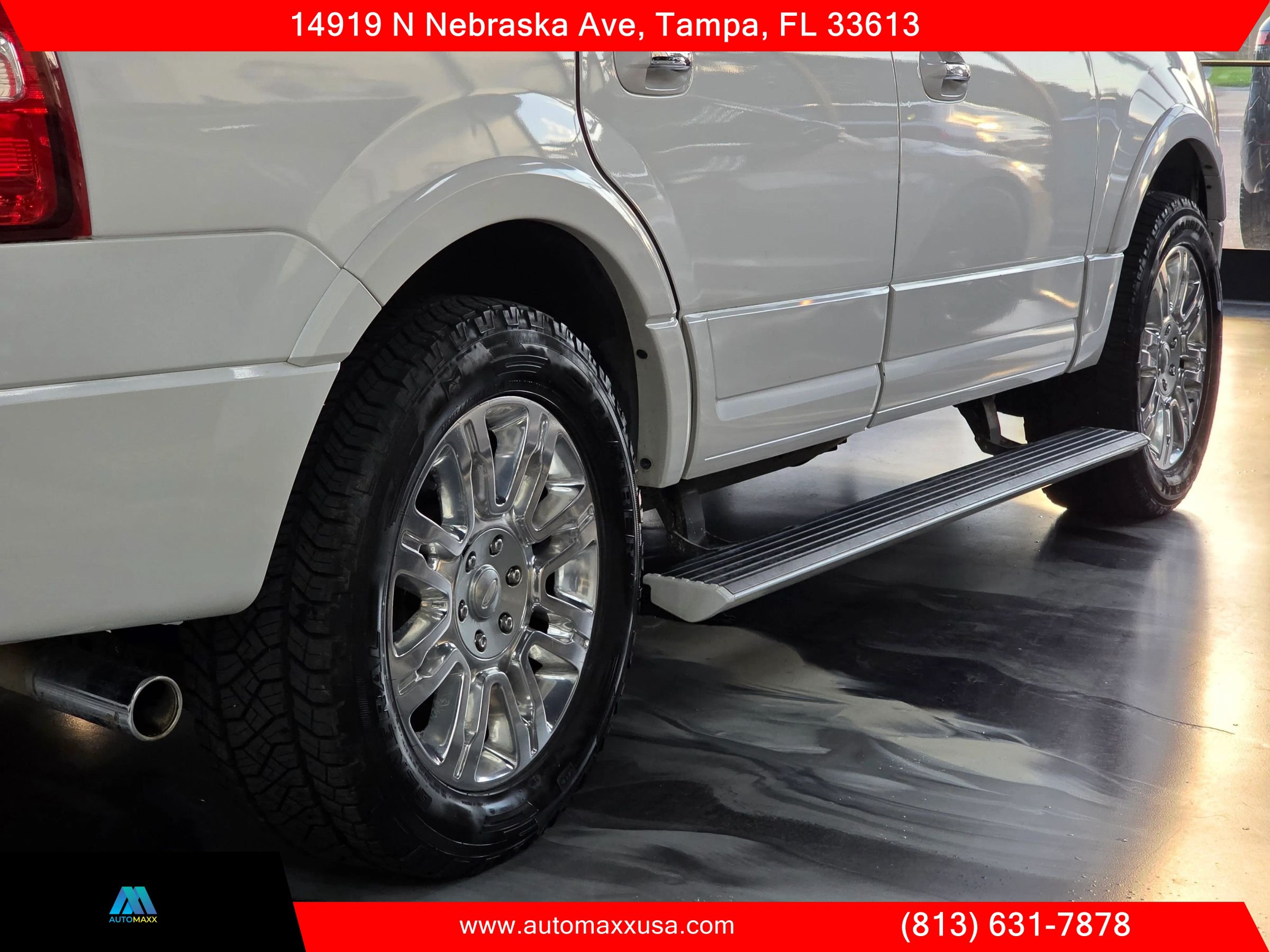 Used 2013 Ford Expedition Limited RWD image 11